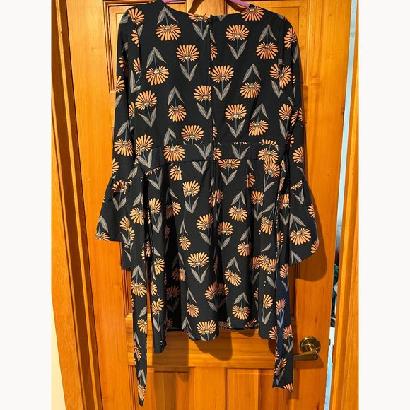 Modcloth Navy Floral Through The Bluebells Bell-Sleeve Empire-Waist Dress size M - Picture 4 of 5